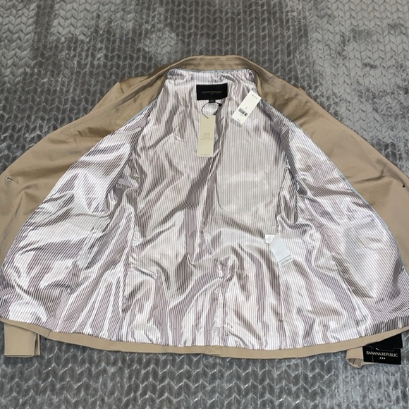 NWT Banana Republic Tan Lined Blazer.  Machine Washable. Size 2. - Picture 11 of 13